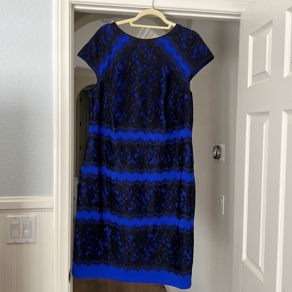 Stunning Tadashi Shoji dress. Perfect for wedding.